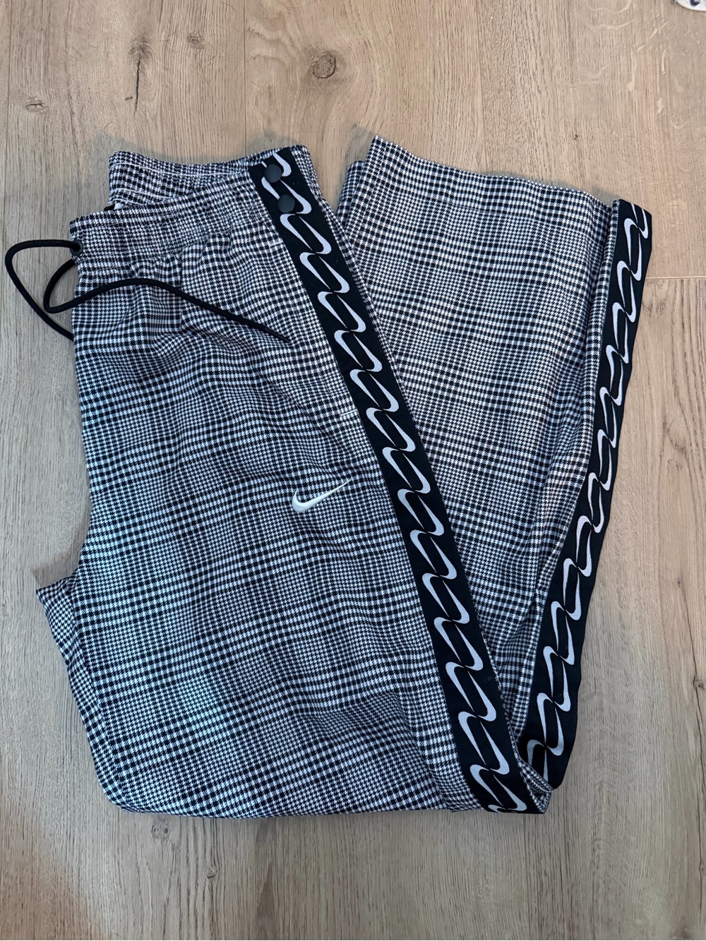 Nike Men’s Black & White Checked Joggers with Side Tape
